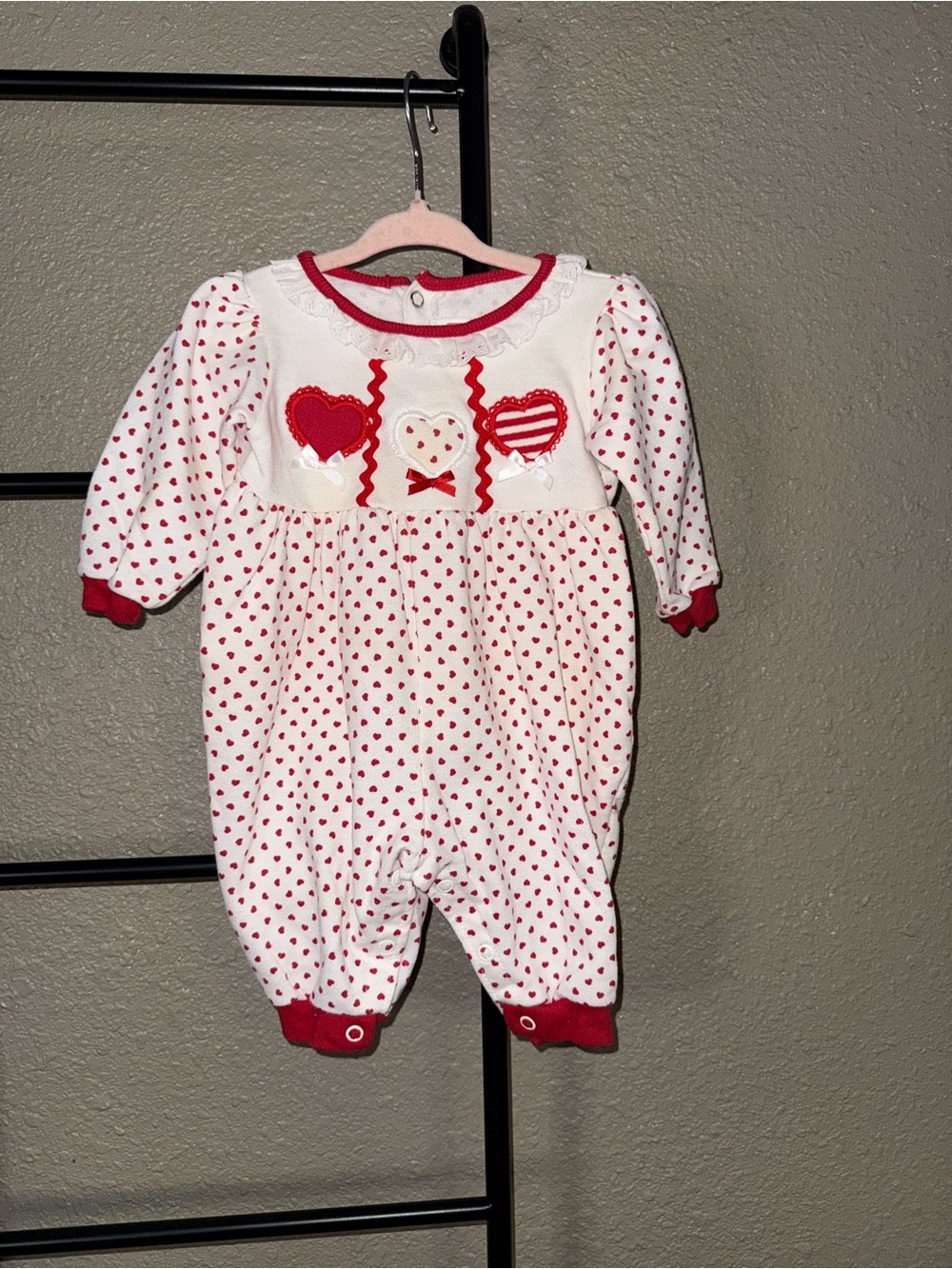 Vintage buster brown Baby Girls White and Red Heart One-Piece Romper